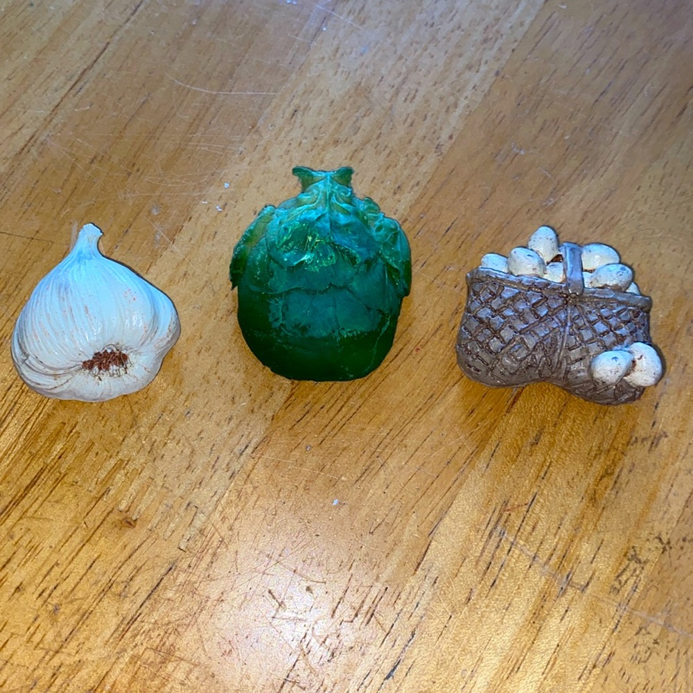 Vintage miniature magnet set of 3